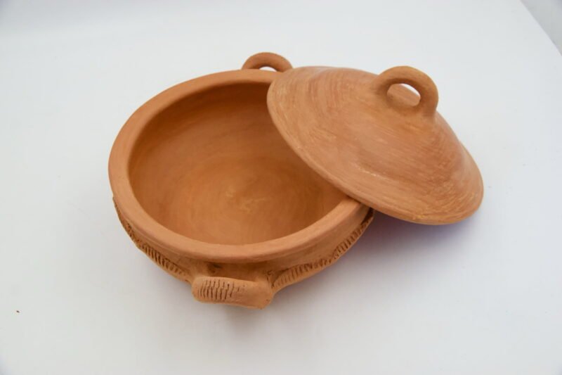 Handmade Moroccan Clay Cooking Pot with Lid - Image 2